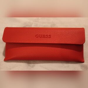 NEW! GUESS Sunglass Case With Lense Cloth
